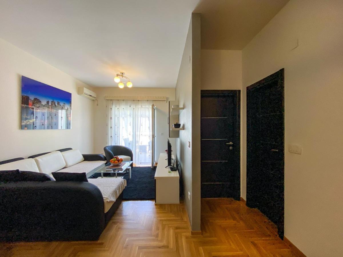 Apartment Luka Bu2 *