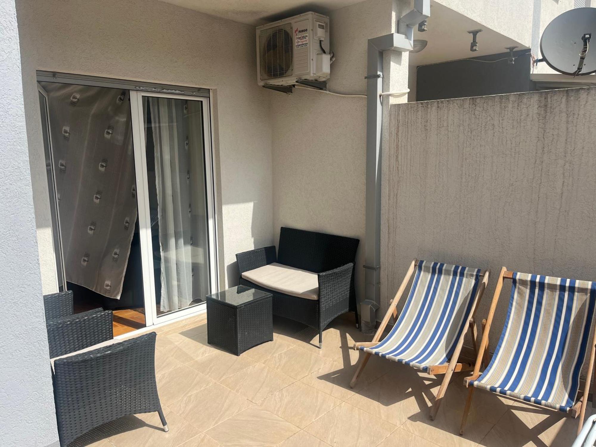 Luka Bu2 Apartment *