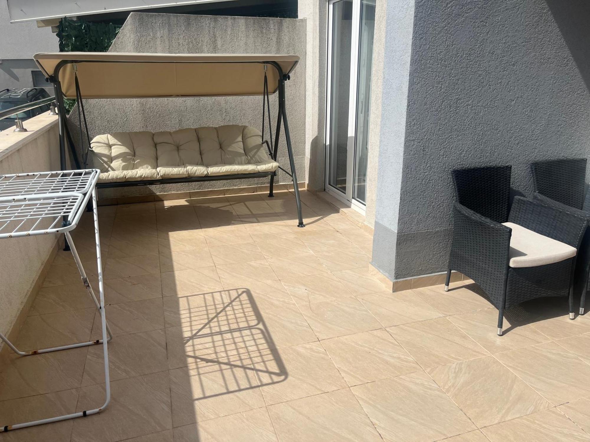 Luka Bu2 Apartment Budva